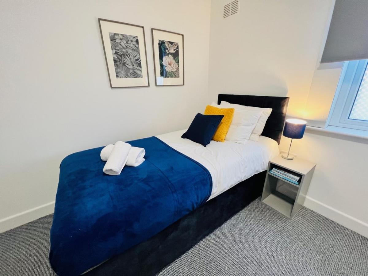 Stay - The Wellington Burton On Trent Bagian luar foto